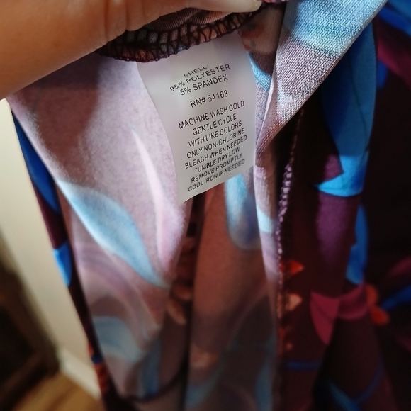 Calvin Klein Sheath Floral Dress Purple Blue Red Size 6 Knee Length Fitted - Picture 3 of 9